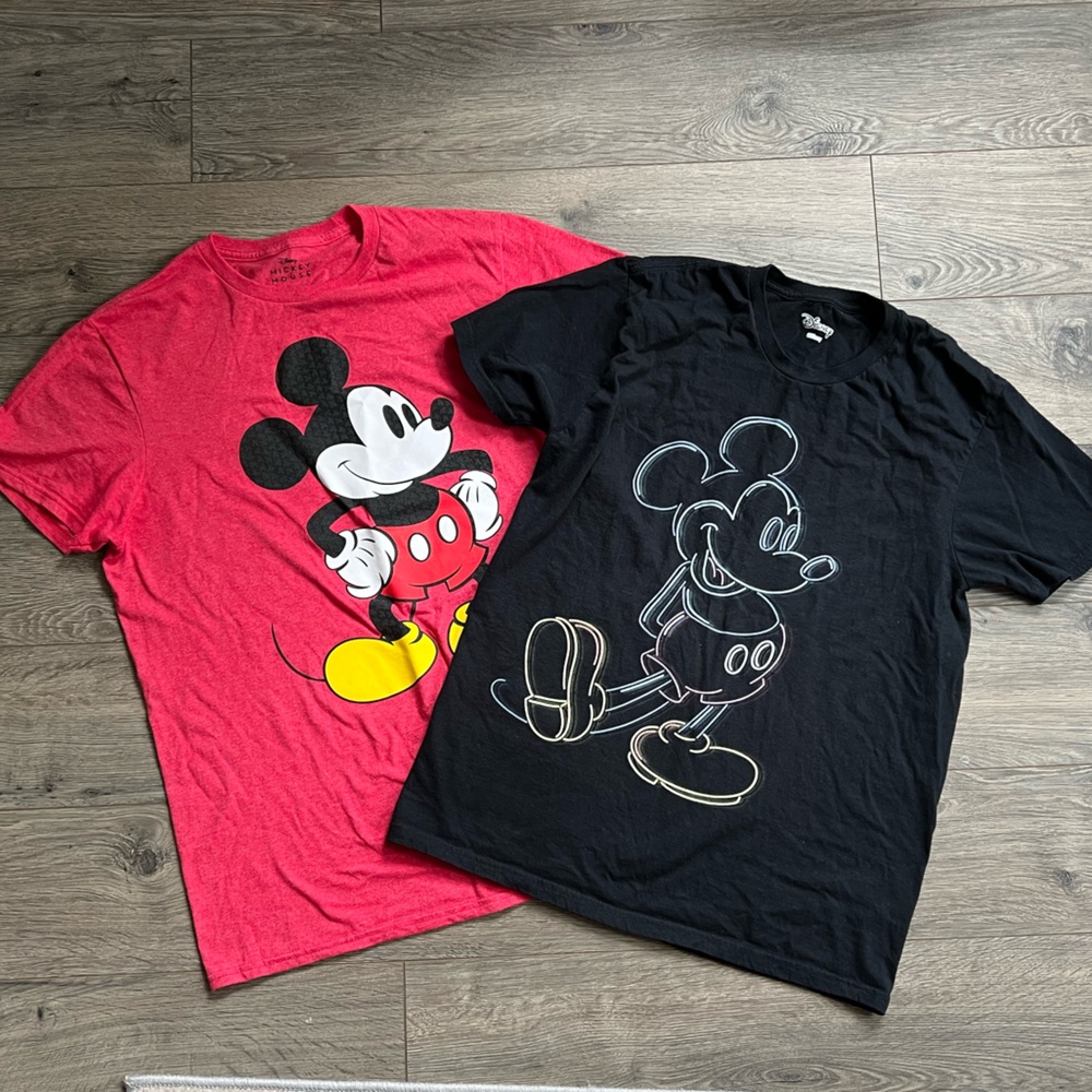 (2) Mickey Mouse T-Shirts Walt Disney